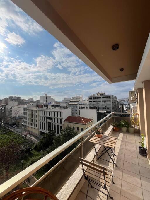 Maria'S Sunlit Apartment Piraeus Exterior photo